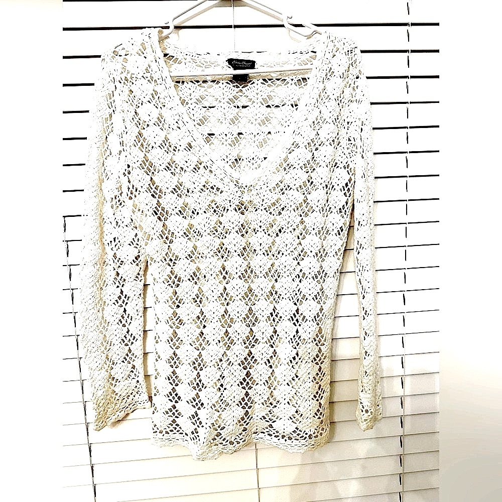 Eddlie Bauer sweater in white size large